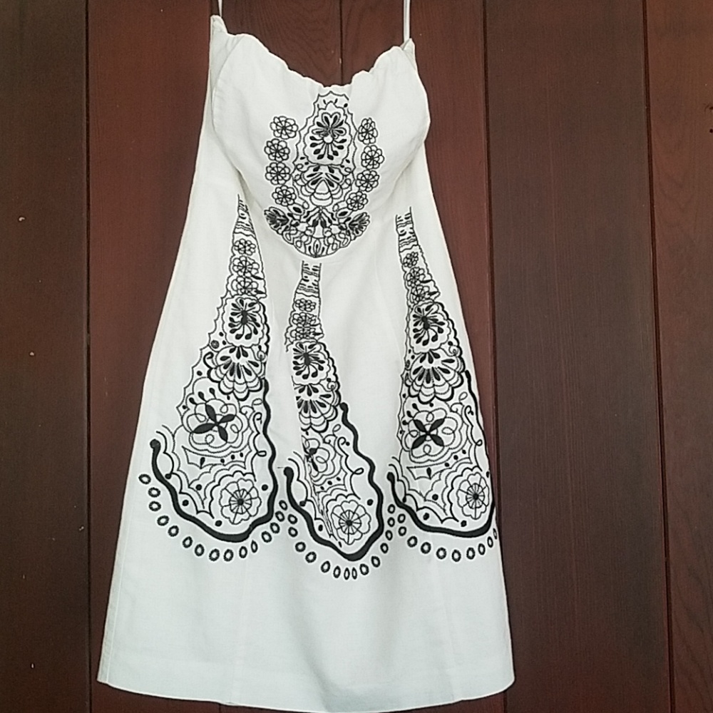 Banana Republic embroidered strapless dress